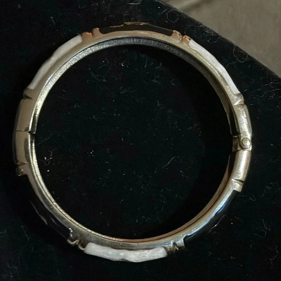 Vintage goldtone hand painted enamel braclet - Picture 3 of 5